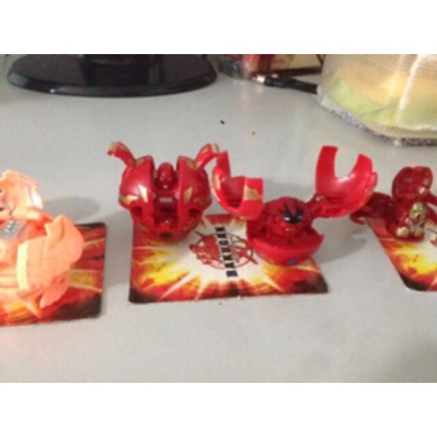 Bộ 3 cái đồ chơi bakugan, khách chọn 3 trong 4 mẫu số 8,9,10,12 như hình chi tiết. bakugan3