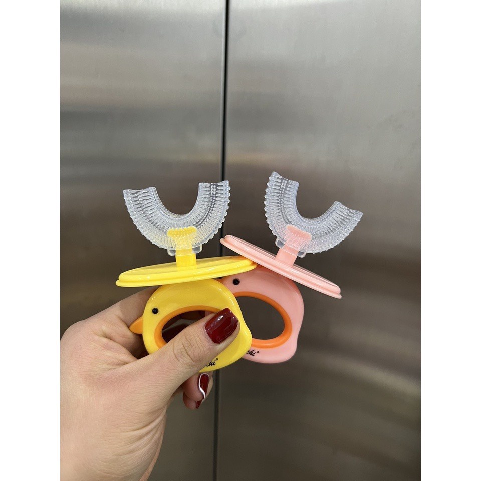 Bàn chải Silicone chữ U hình Vịt Hãng Kichilachi cho bé