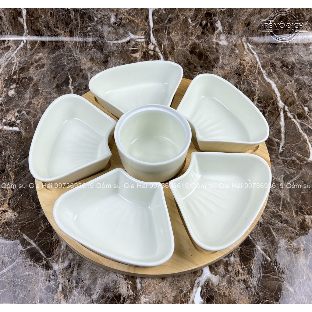 Bộ đĩa 5 cánh hoa đào sứ,  trái tim bát tràng kèm khay mây