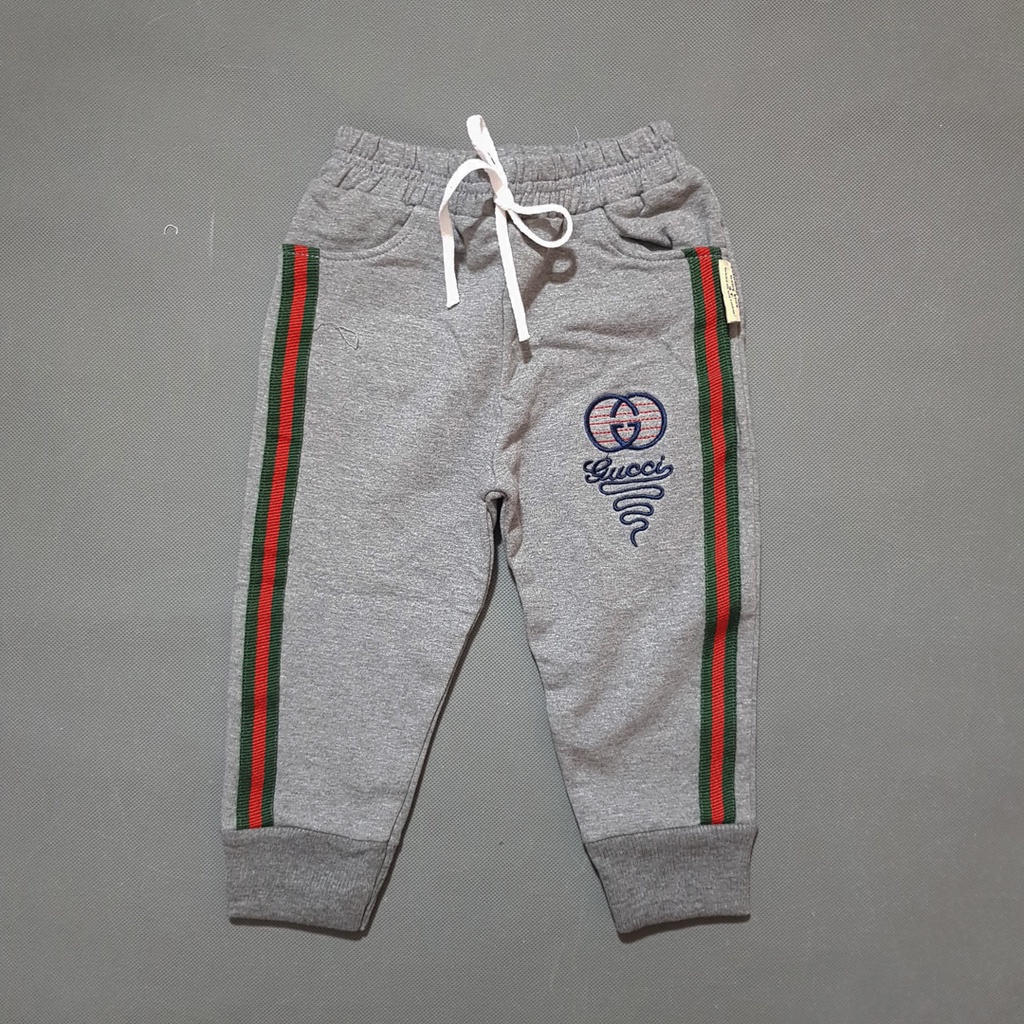 Quần thun thể thao phối sọc mềm mại và ấm áp cho bé trai