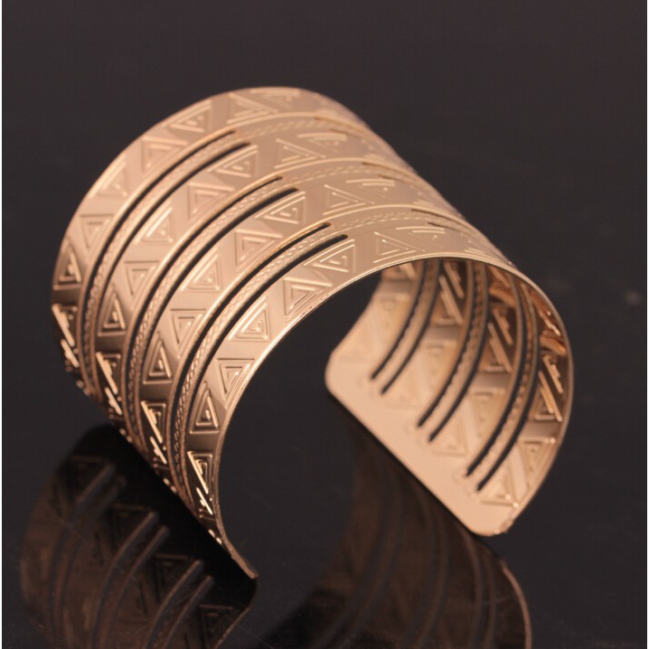 Vòng tay bản to kẻ tăm ngang màu bạc,vàng