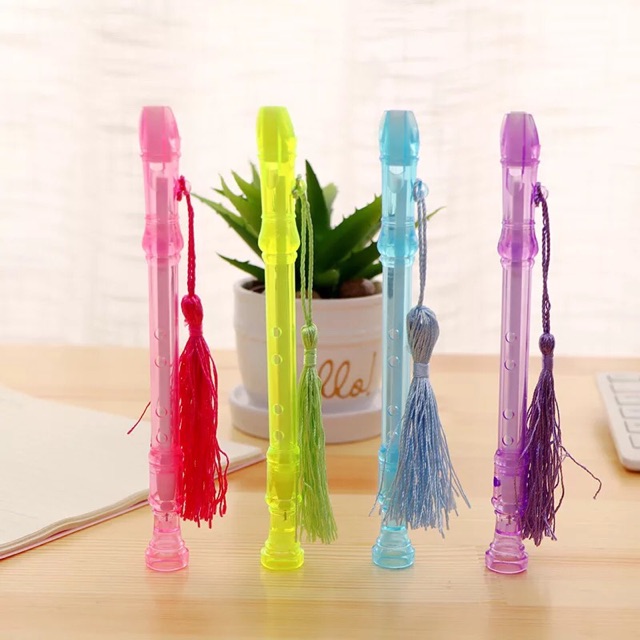 Bút bi nước sáo tua rua