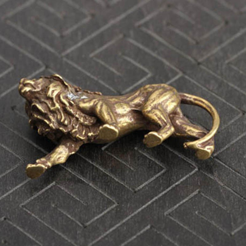 Đồ trang trí Tượng Sư Tử Bằng Đồng 39*12*25mm