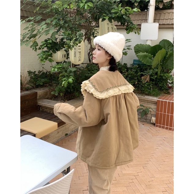 Áo khoác kaki dáng rộng cổ bèo túi hộp