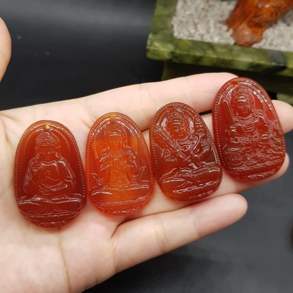 Mặt dây chuyền vòng cổ Phật Bản Mệnh độ mạng màu Đỏ cầu Bình an, may mắn hợp Nam Nữ Mệnh Hỏa, Thổ (KÈM DÂY CỔ)