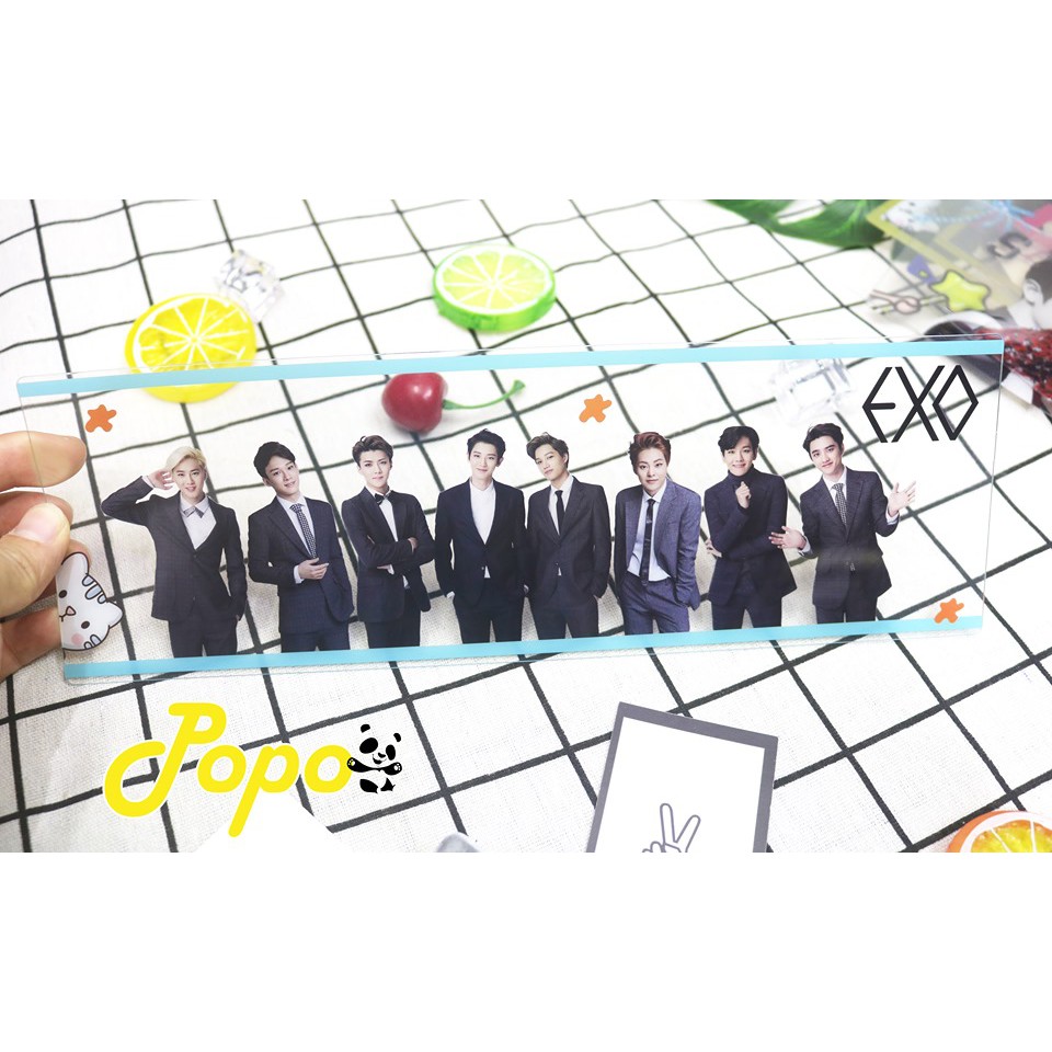 Banner trong cổ vũ EXO