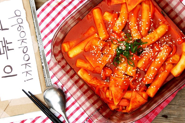 COMBO 500G TOKBOKKI kèm SỐT, CHẢ CÁ, XÚC XÍCH TIỆT TRÙNG 100g