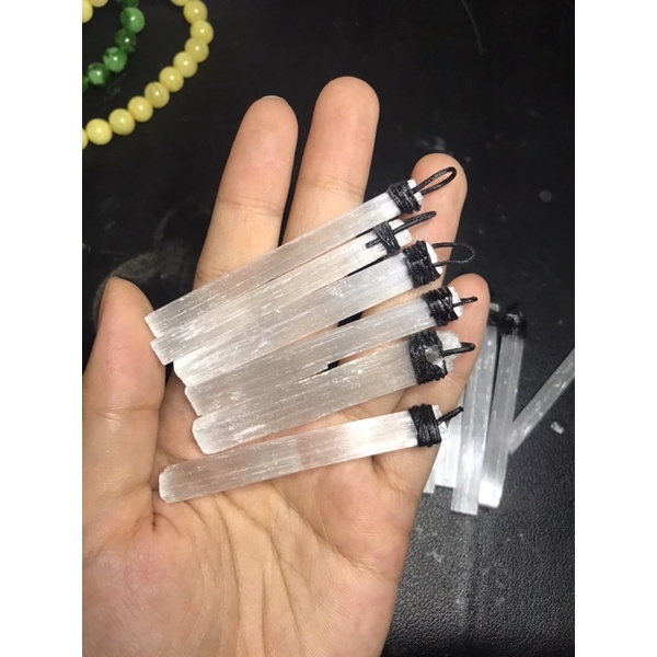 Tinh thể Selenite thô thanh tẩy làm móc khoá hoặc dây chuyền HandMade