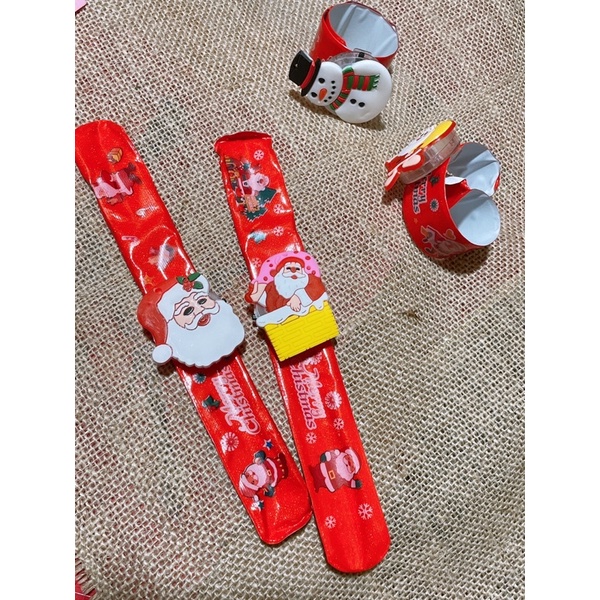 Đồng hồ- vòng tay đồ chơi ông già noel có đèn nhấp nháy cho bé