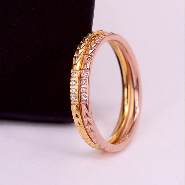 Nhẫn Mảnh Khắc Nổi Đính Đá Nhân Tạo Titan Ko Đen TT 4392