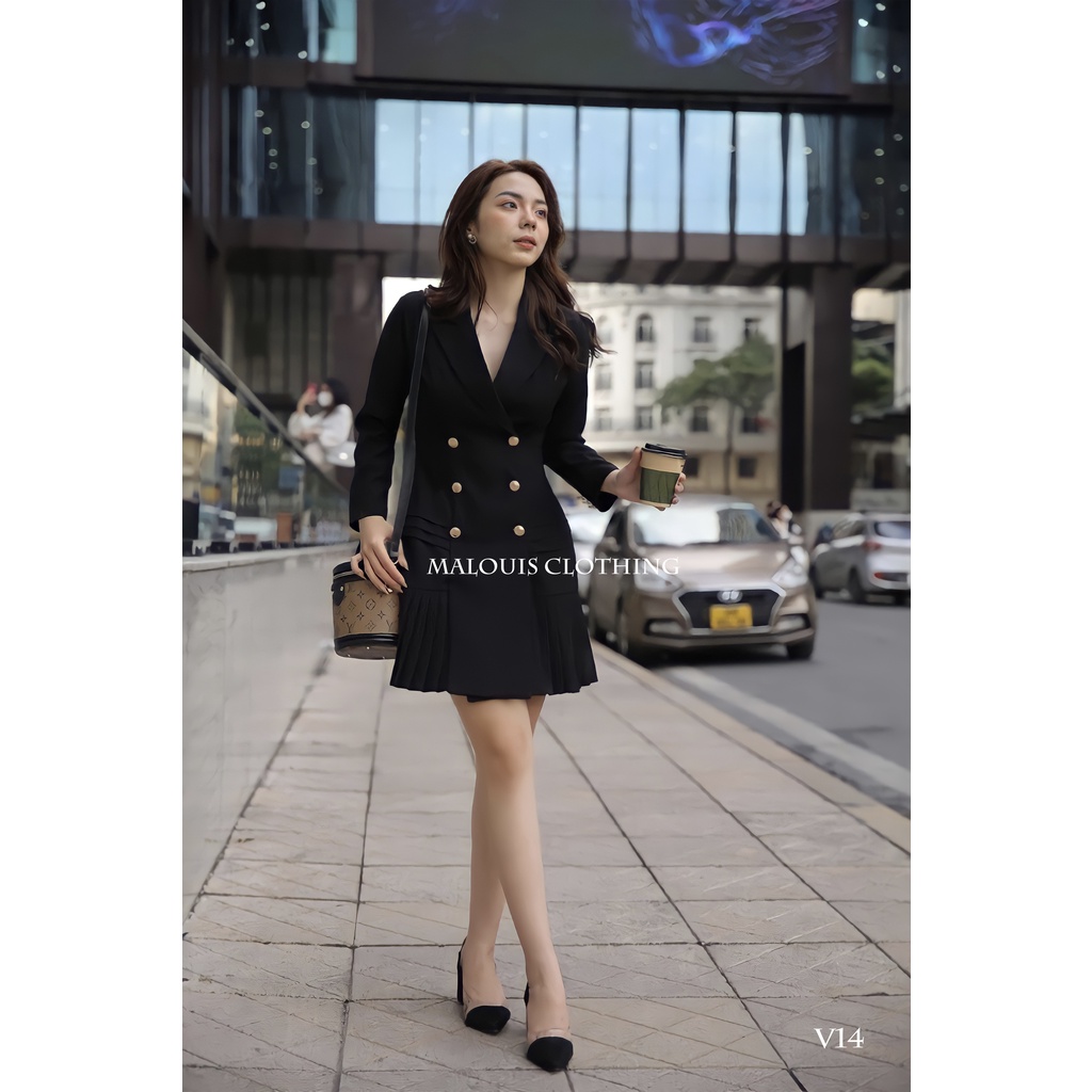 Váy công sở cổ vest xếp ly tay dài màu đen đính cúc đồng - V14 | BigBuy360 - bigbuy360.vn