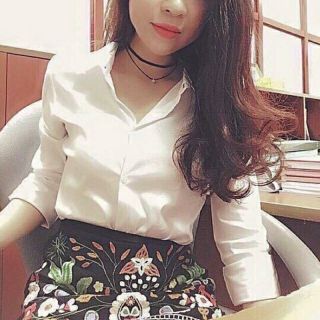 Áo sơmi trắng đen