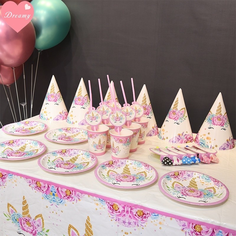 Khăn Trải Bàn Dùng 1 Lần Họa Tiết Kỳ Lân Màu Hồng Dễ Thương Bắt Mắt