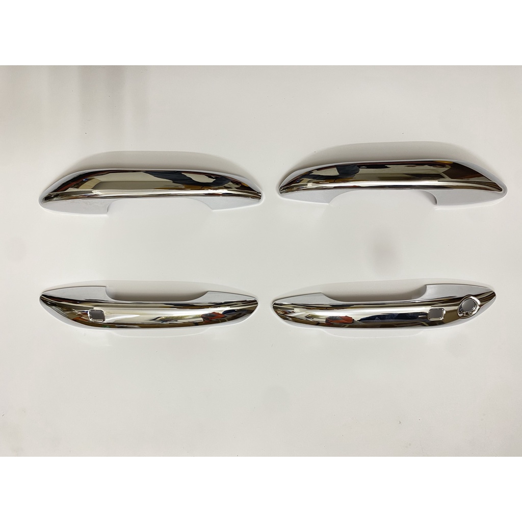 Ốp tay nắm, hõm cửa xe Hyundai Grand i10 đời 2021-2023