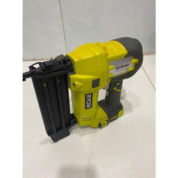 Máy bắn đinh ryobi 18v