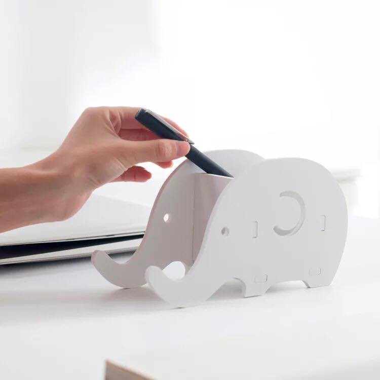 Giá đỡ điện thoại đa năng kiêm hộp để bút viết hình con voi