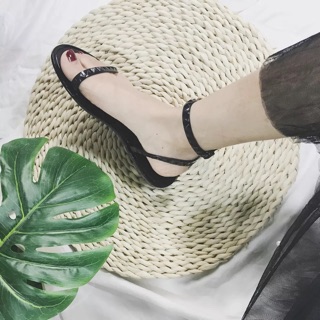 Sandal đinh quai ngang