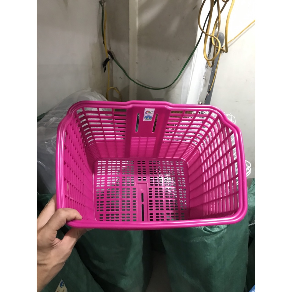 Giỏ Làn Nhựa Xe Đạp Người Lớn Màu Hường