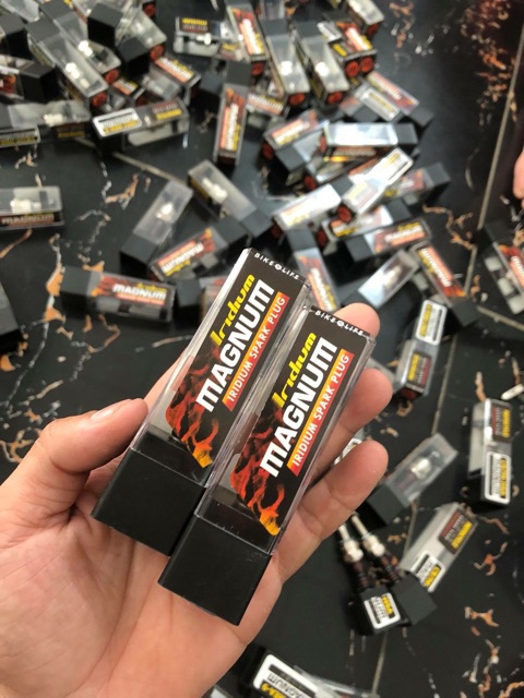 Bugi bạch kim Tháiland Magnum