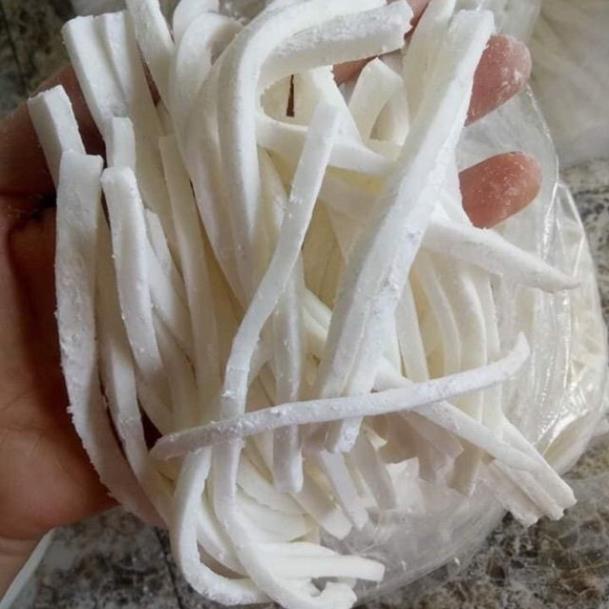 Bánh canh bột lọc Huế 1kg bột quê không pha là loại bột dẻo dai ngon miệng chuẩn vị