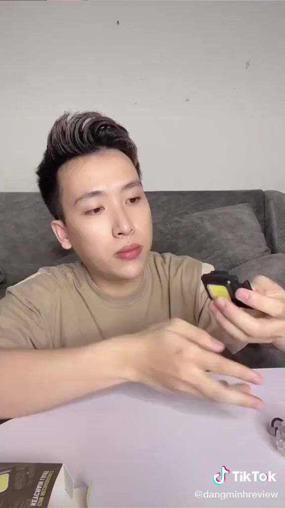 Đèn Pin Cob Mini Kiêm Móc Khóa Dùng Mở Nắp Chai Đa Năng Tiện Dụng | BigBuy360 - bigbuy360.vn