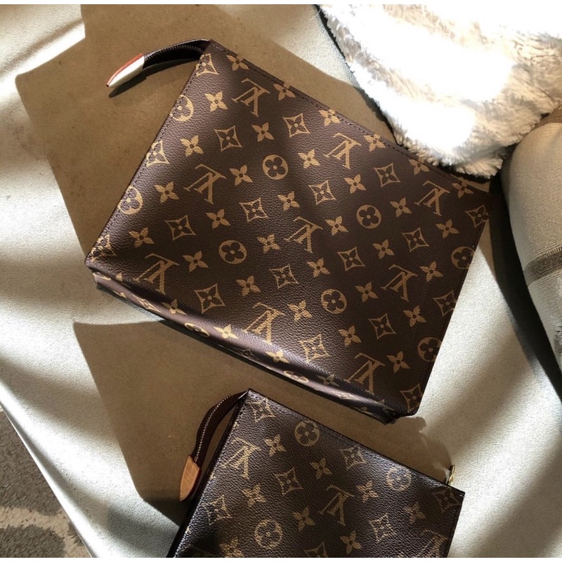 Cluth Cầm Tay LV 2 Size 17/26  -  By Anh Dinh Phuong