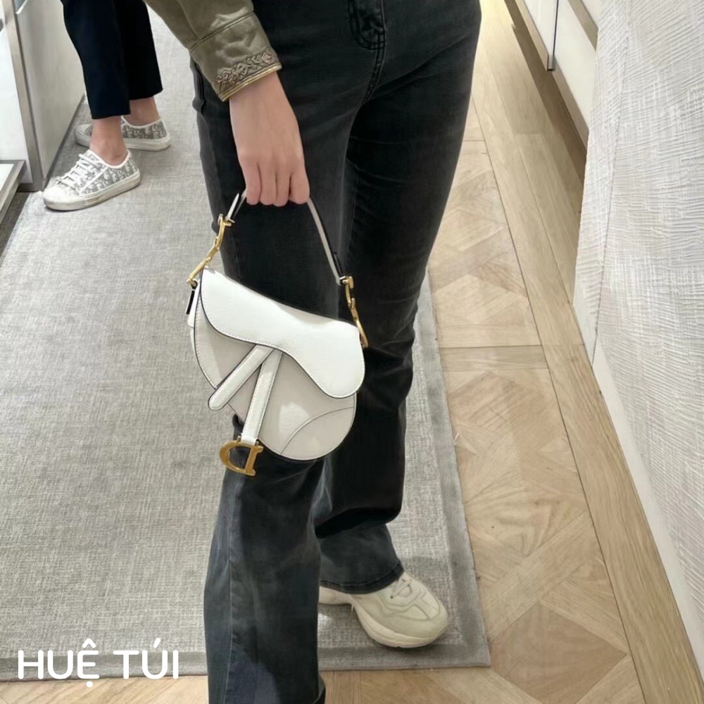 Túi yên ngựa chữ D màu trắng và đen chất liệu da cao cấp siêu đẹp phong cách hàn quốc TX07