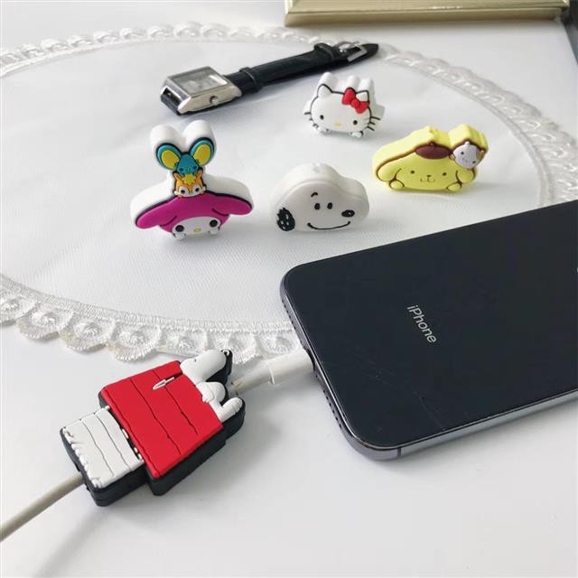 Phụ kiện bảo vệ dây cáp sạc hình Hello Kitty dễ thương