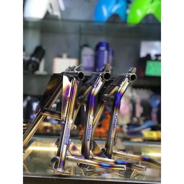 Chống đứng titan gr5 cho honda yamaha suzuki exciter wave blade dream sirius ex winner x sonic win v1 satria