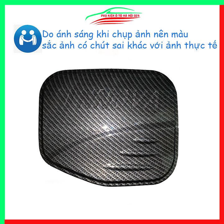 Ốp nắp xăng Innova 2017-2023 vân cacbon bảo vệ chống trầy trang trí ô tô