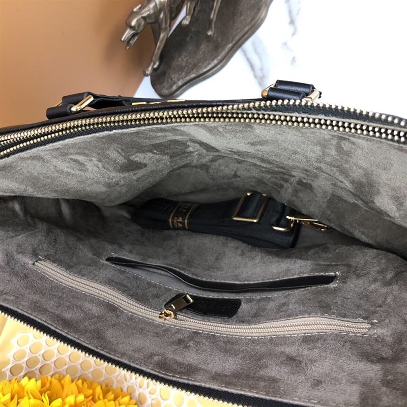 TÚI XÁCH CÔNG SỞ CẶP DA ĐỰNG LAPTOP BURBERRY DA BÒ CHUẨN | BigBuy360 - bigbuy360.vn