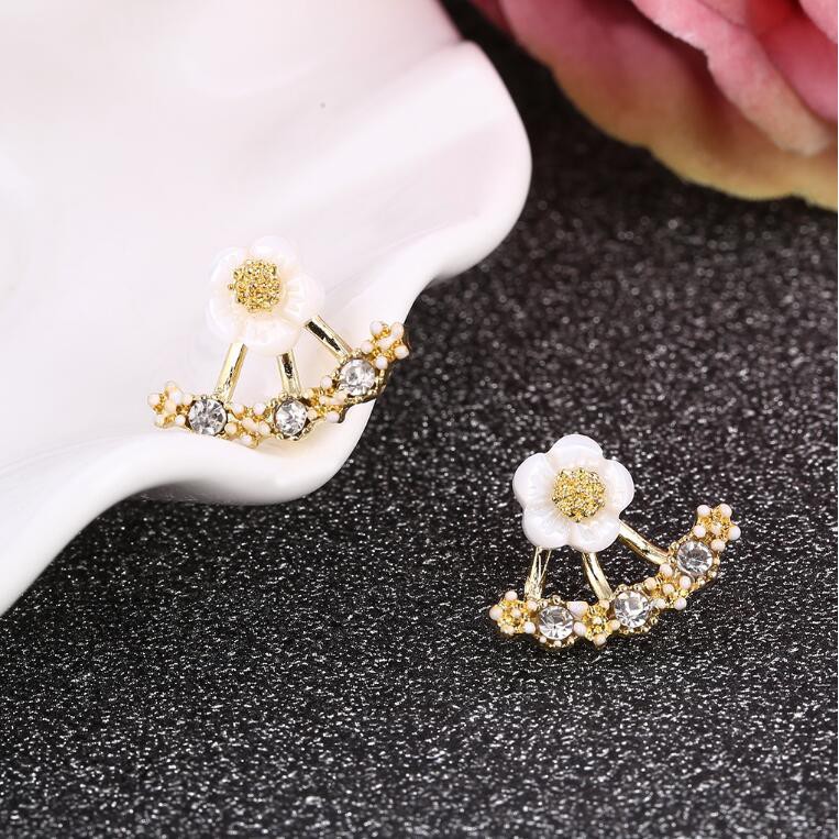 Fashion Small Daisy Flower Stud Earrings