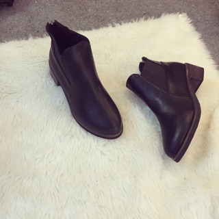 Sale bốt lẻ size
