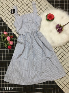 Đầm xoè sát nách xếp ly