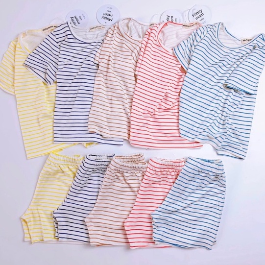 Bộ Thun Lạnh Kẻ Sọc Ngang Tay Ngắn Quần Đùi