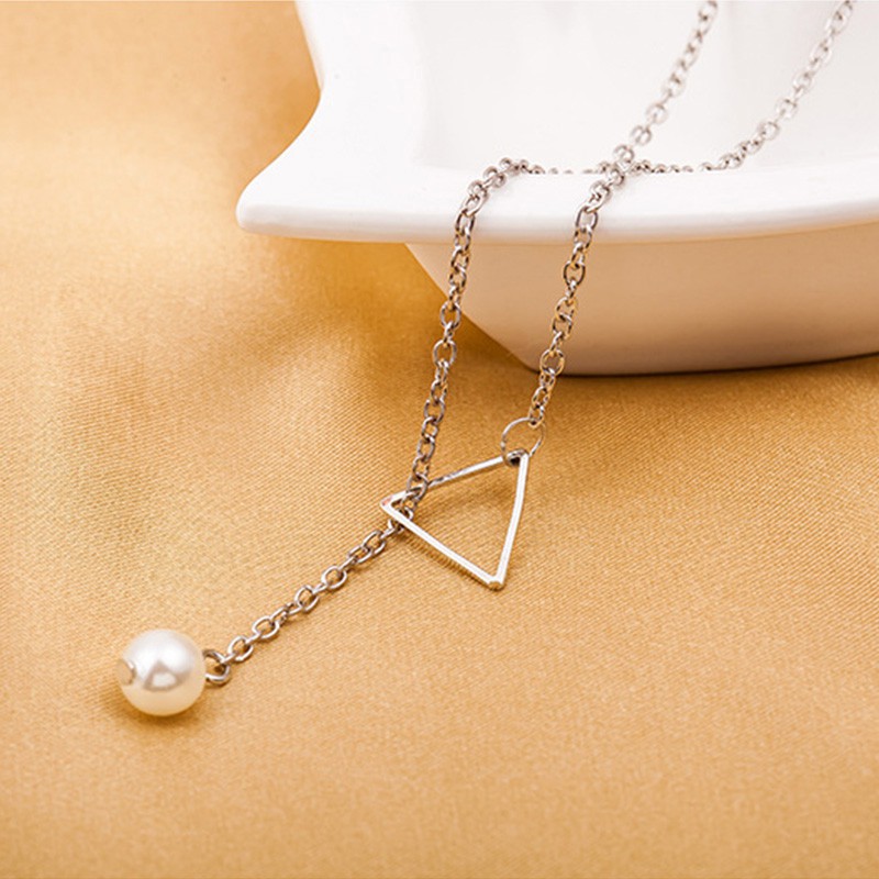 Dây chuyền mặt hình tam giác đính ngọc trai giả đơn giản thanh lịch cho nữ