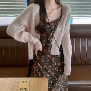Set váy hoa nhí 2 dây vintage kèm áo khoác len cadigan