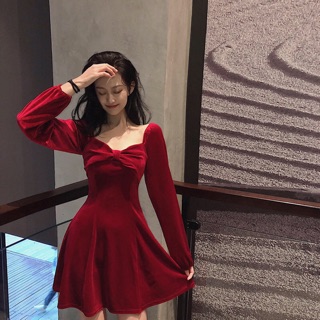 Váy nhung dài tay nơ ngực hot có sẵn