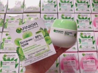 Bộ sp làm sạch và dưỡng da Garnier
