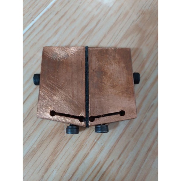 Kẹp kim máy hàng cell pin (1 cập)