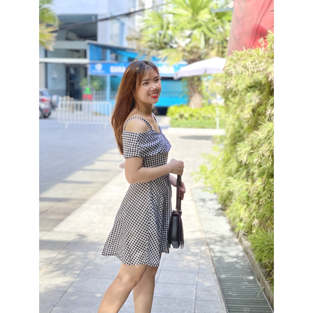 Đầm Váy 2 Dây Trễ Vai Kẻ Caro Chất Cát Mi Sa Lên Dáng Siêu Yêu Giá Rẻ 334 | BigBuy360 - bigbuy360.vn