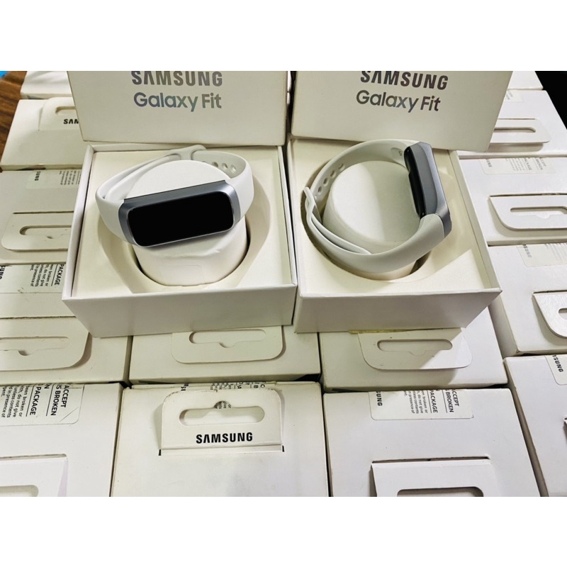 Đồng hồ thông minh Samsung Galaxy Fit R370 chính hãng fullbox