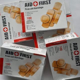 Hộp 100 băng cá nhân