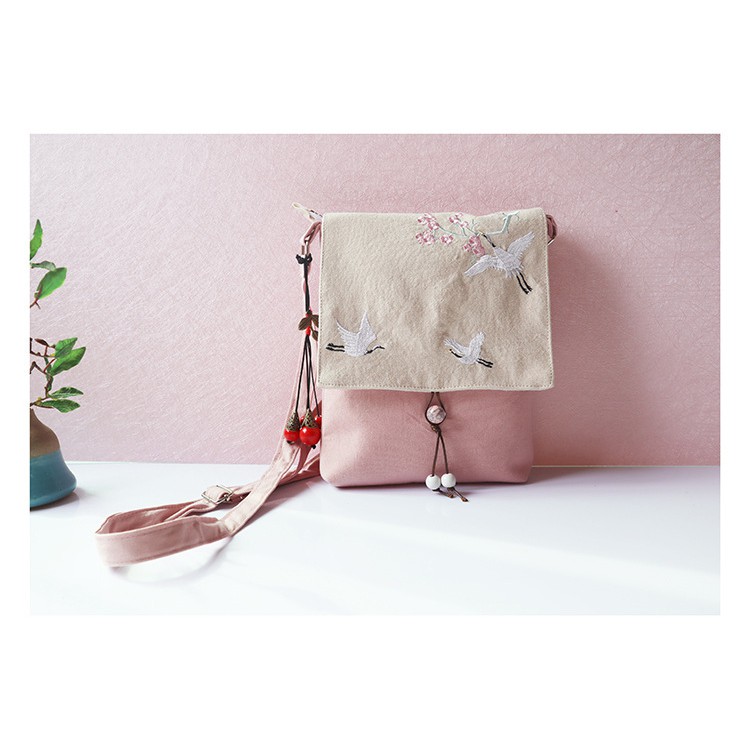 Túi vải đeo chéo họa tiết thêu xinh xắn