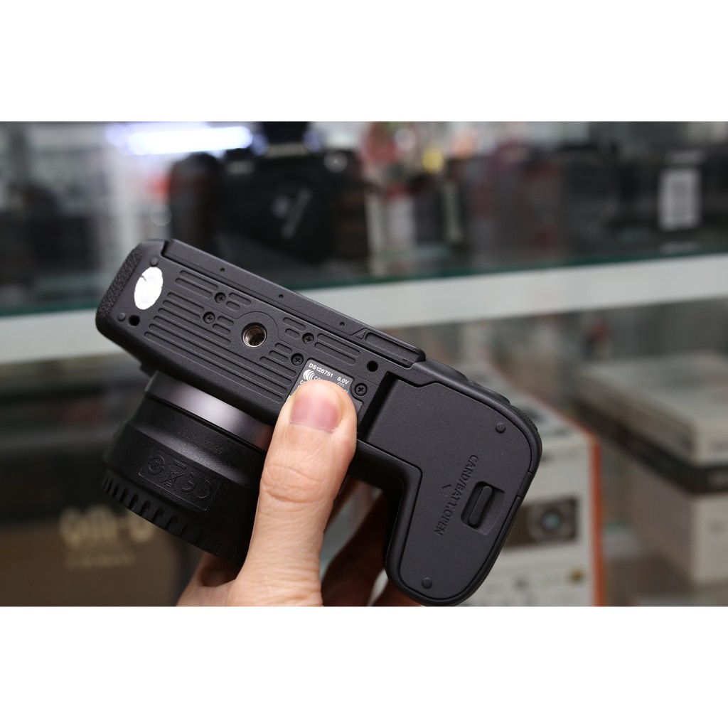 MÁY ẢNH CANON EOS RP KÈM NGÀM - NHỎ GỌN CHUYÊN NGHIỆP