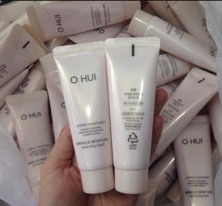 [Date 2027] Sữa Rửa Mặt Ohui Miracle Moisture 40ml
