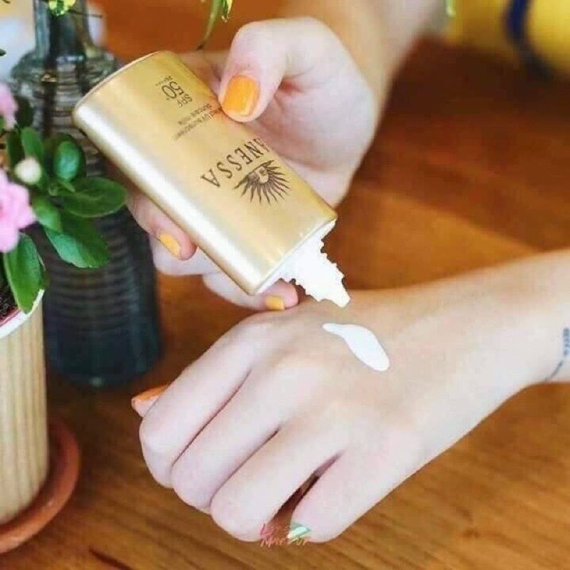 Kem chống nắng ANESSA Dạng Sữa Vàng thần Thánh 60ml.