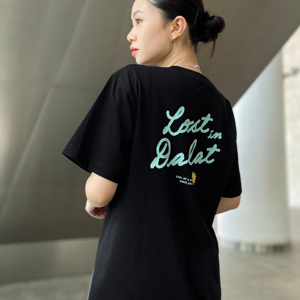 Áo thun unisex In Lost in Dalat - Lạc giữa Đà Lạt form basic vải 100% cotton premium cao cấp SOUL OF A NATION - Đen