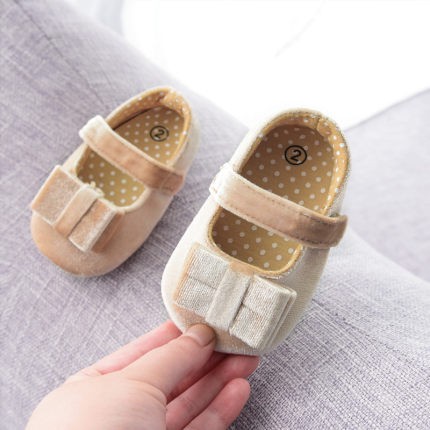 Giày nhung thắt nơ kiểu dáng công chúa dành cho trẻ nhỏ