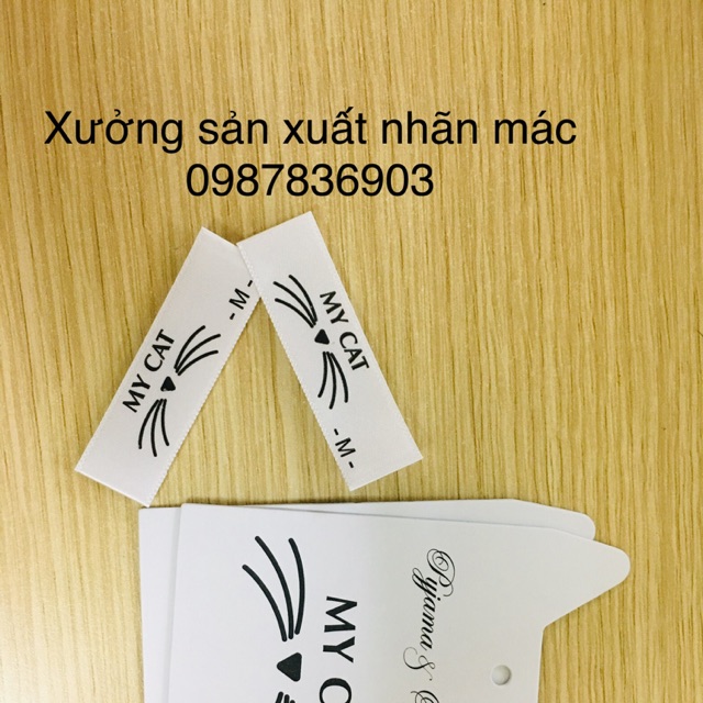 Mác nhận theo cuộn hoặc từ 1.000 cái tuỳ chất liệu. Giá thành tuỳ theo kích thước liên hệ zalo 0987836903 để tư vấn nhé